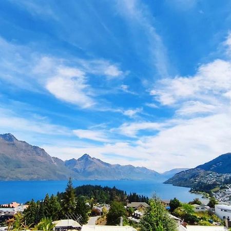 Spacious Home With Awesome Lake Views クイーンズタウン エクステリア 写真