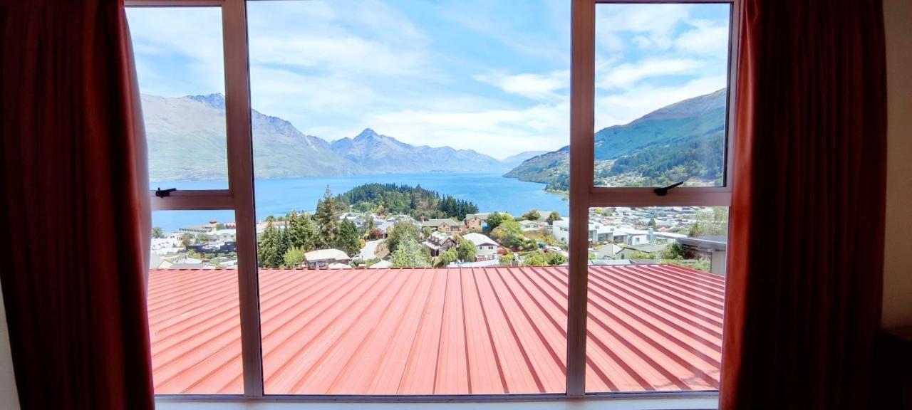 Spacious Home With Awesome Lake Views クイーンズタウン エクステリア 写真