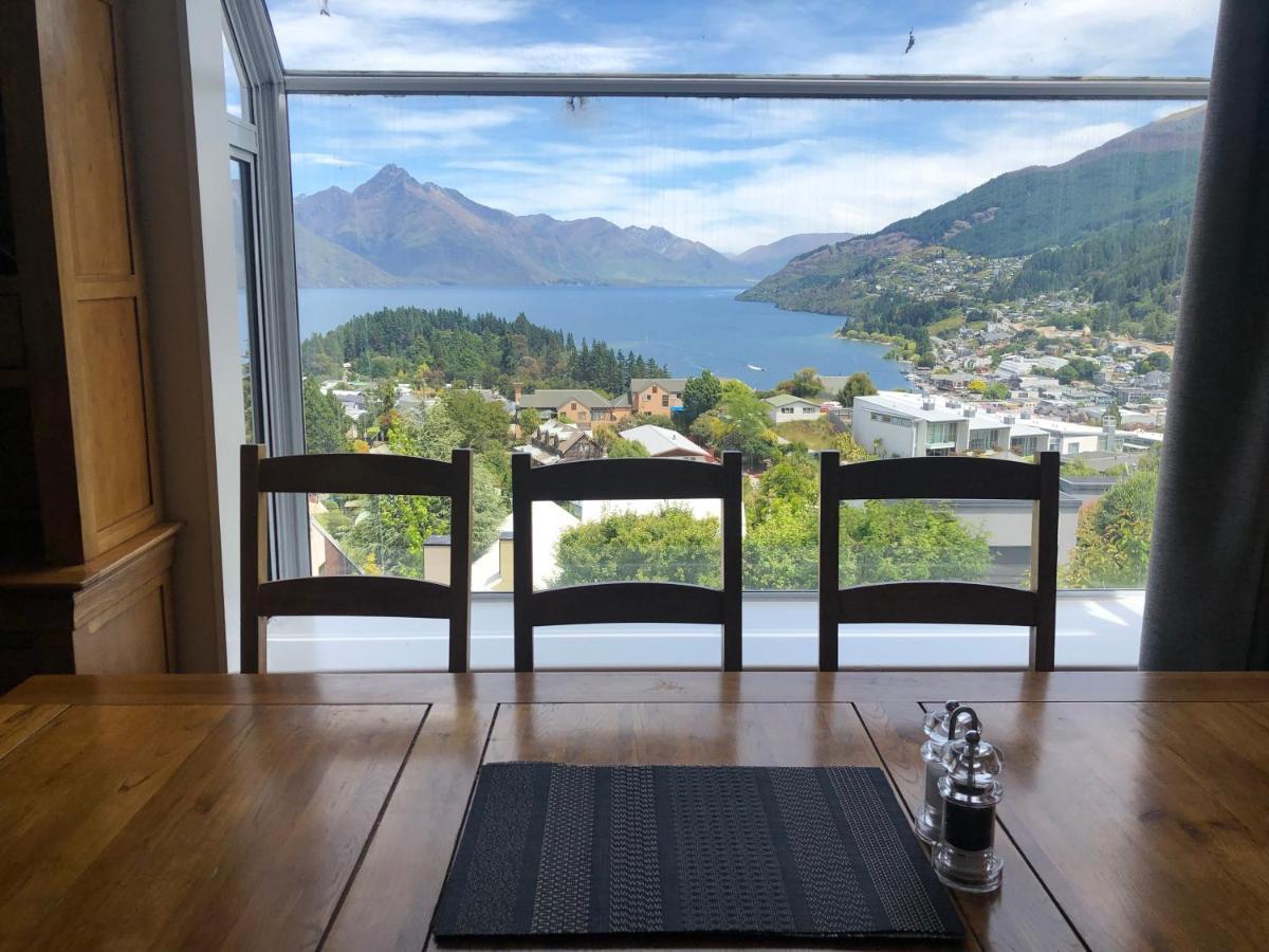 Spacious Home With Awesome Lake Views クイーンズタウン エクステリア 写真